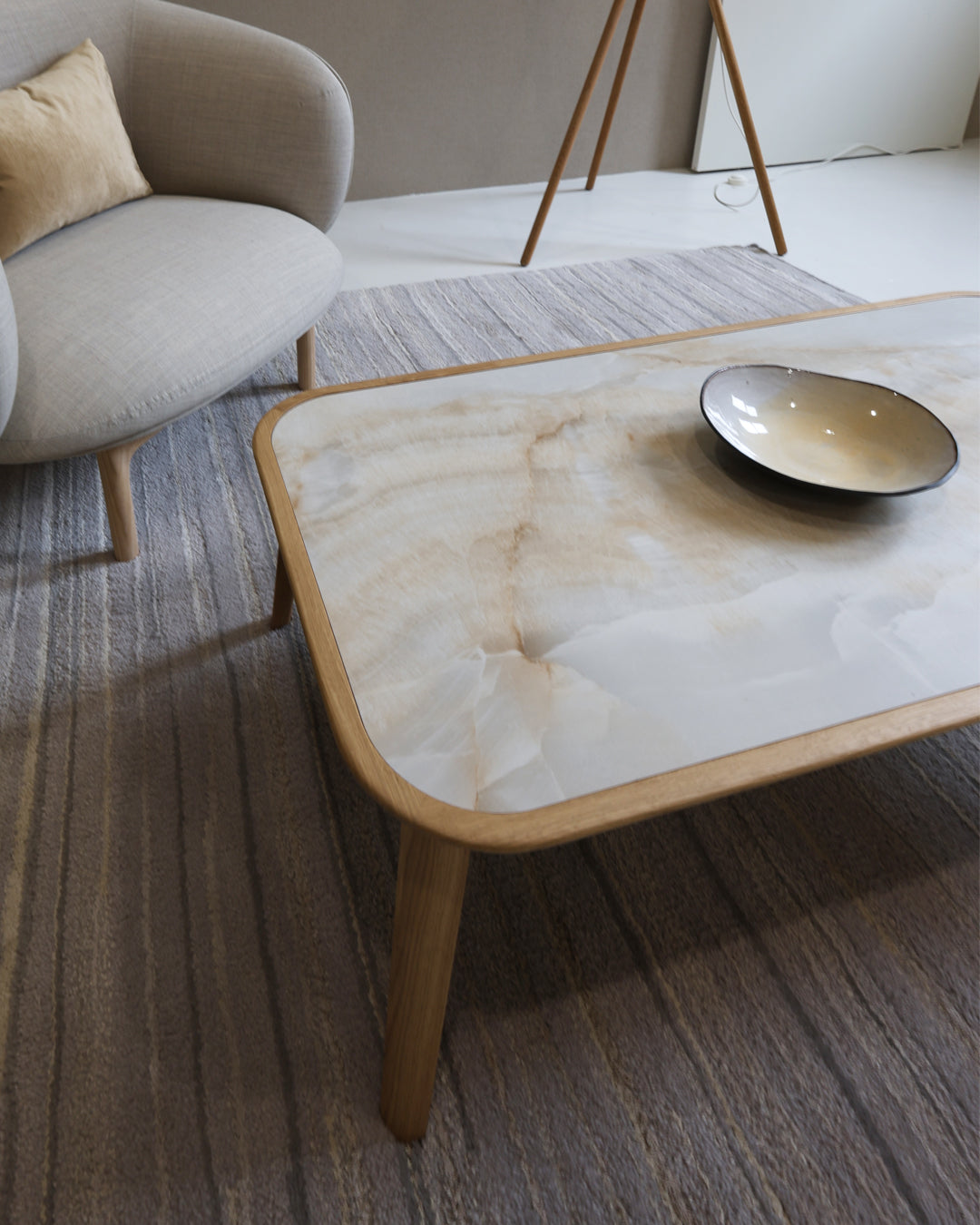 COFFEE TABLE // Kalota