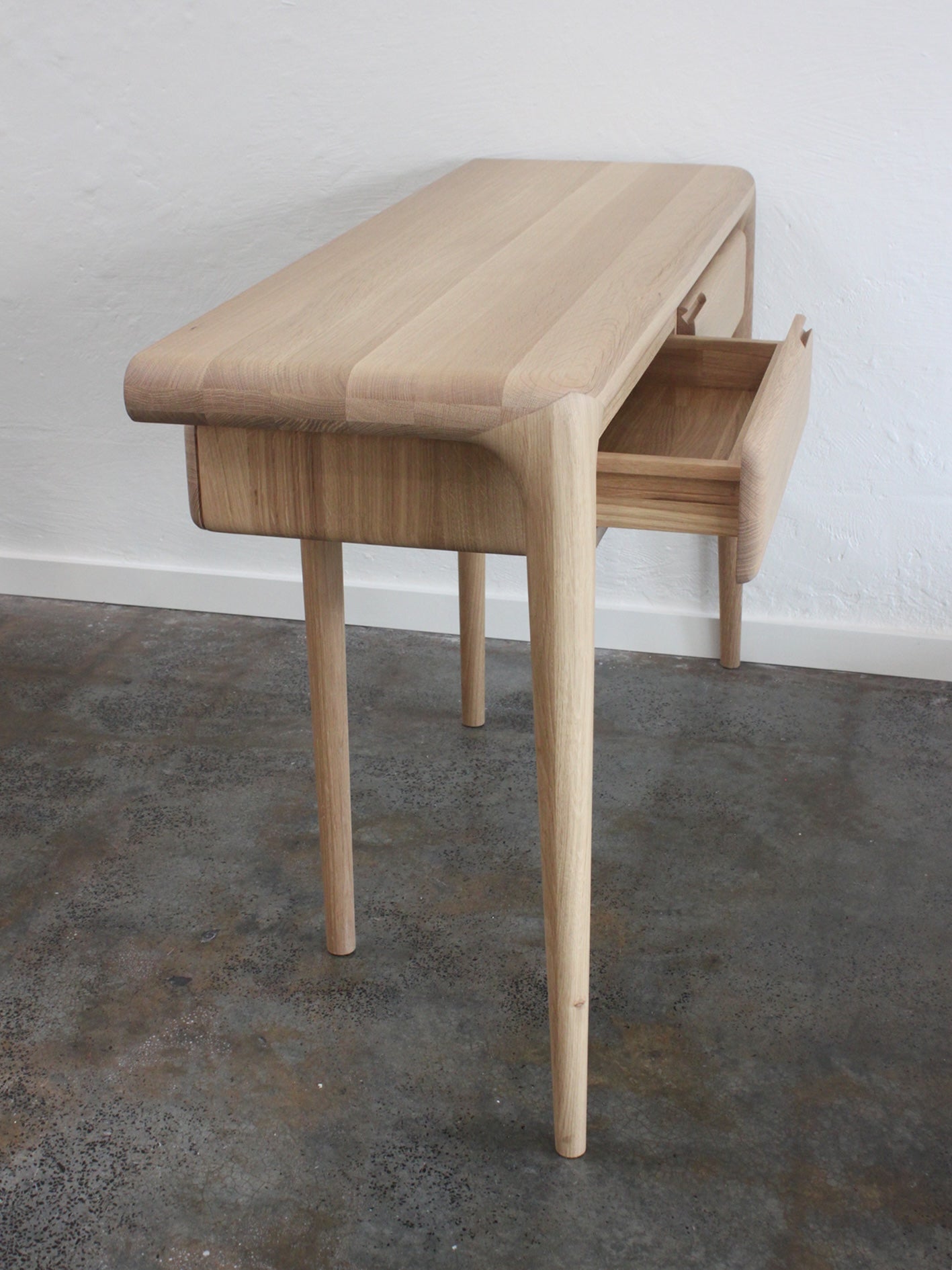 CONSOLE // Latus with drawers