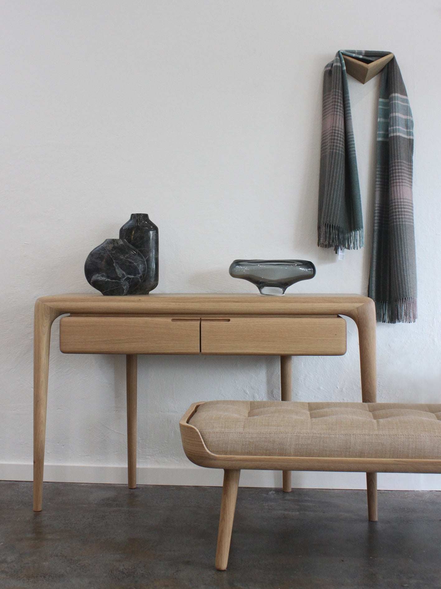 CONSOLE // Latus with drawers