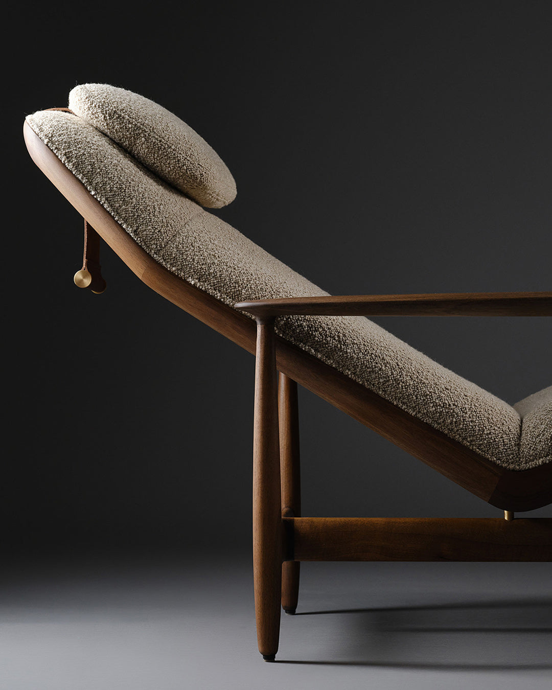 ARMCHAIR // Nila Chaise Lounge