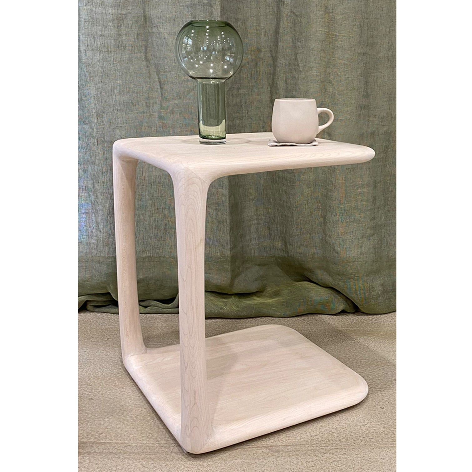 SIDE TABLE // Blend