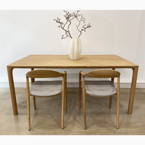 DINING TABLE // Jean