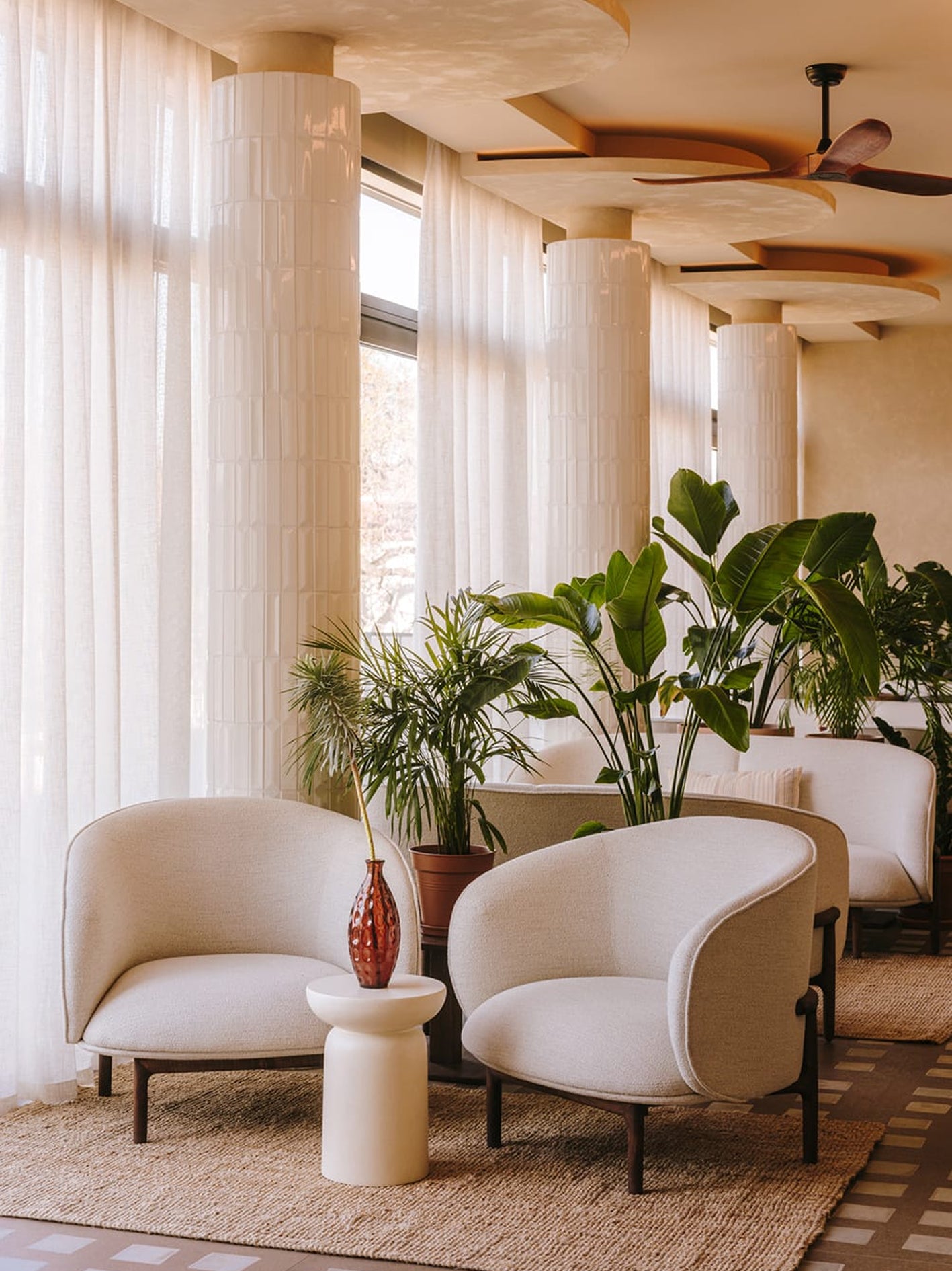 ARMCHAIR // Mela [Lowback]
