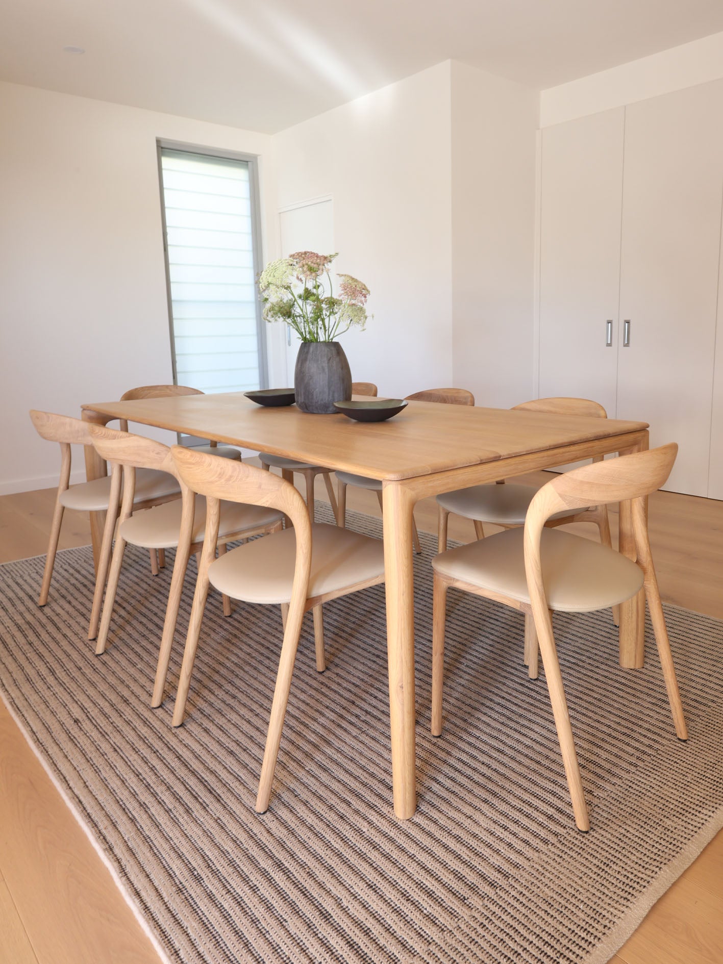SALE - DINING TABLE // NEVA 200cm OAK [6-8 Seats]