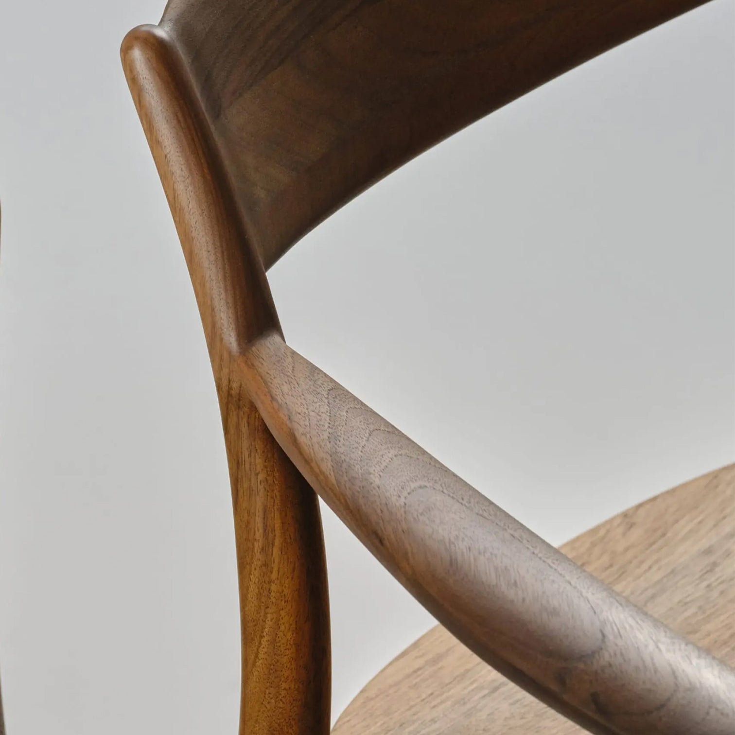 DINING CHAIR // Nila