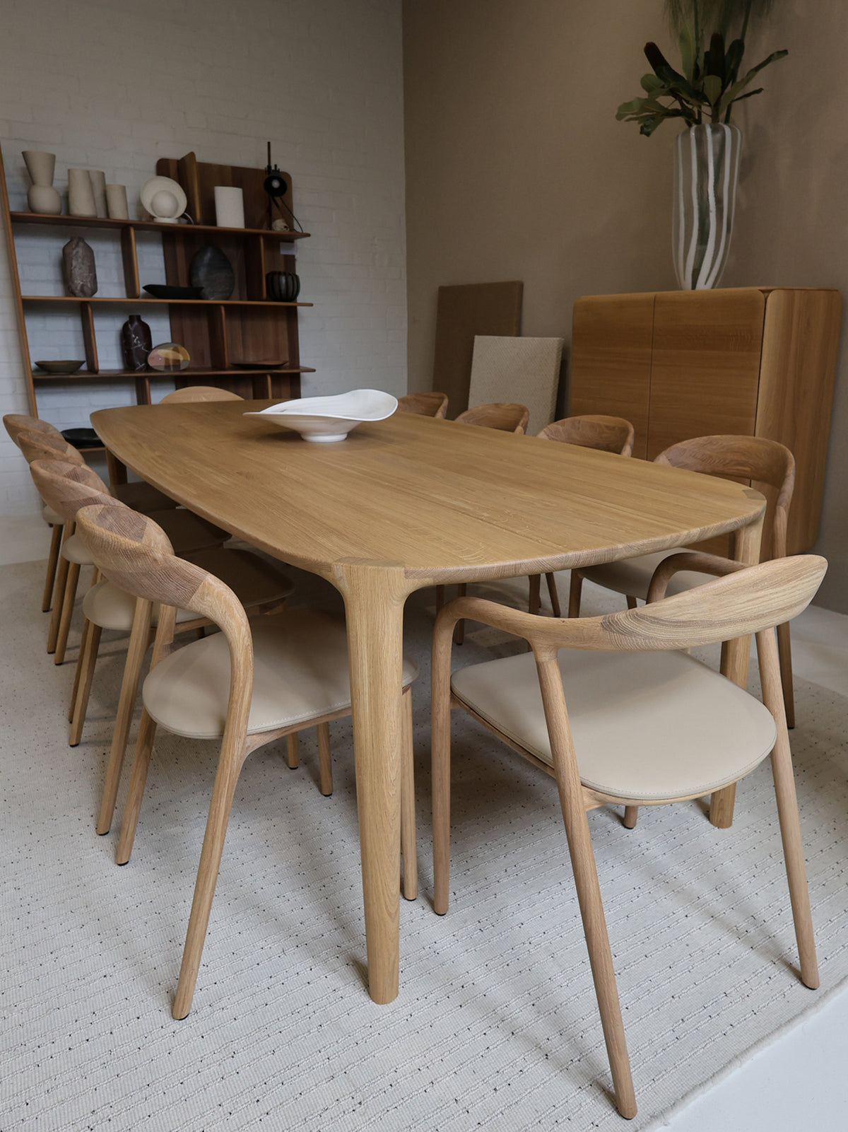 ARTISAN DINING TABLE // Wu [6-10 seats]