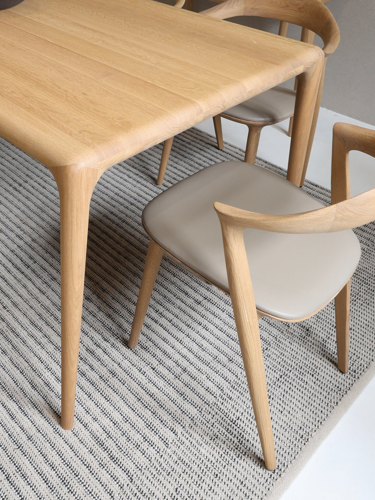 ARTISAN DINING TABLE // LATUS, OAK [6-10 seats]