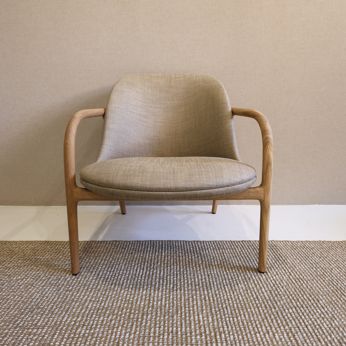 ARTISAN LOUNGE CHAIR // Neva [Trimmed], FLINT 007