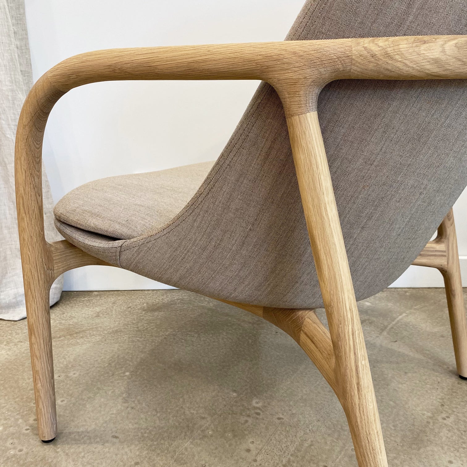 LOUNGE CHAIR // Artisan Neva, High Back [Remix Coffee 242]