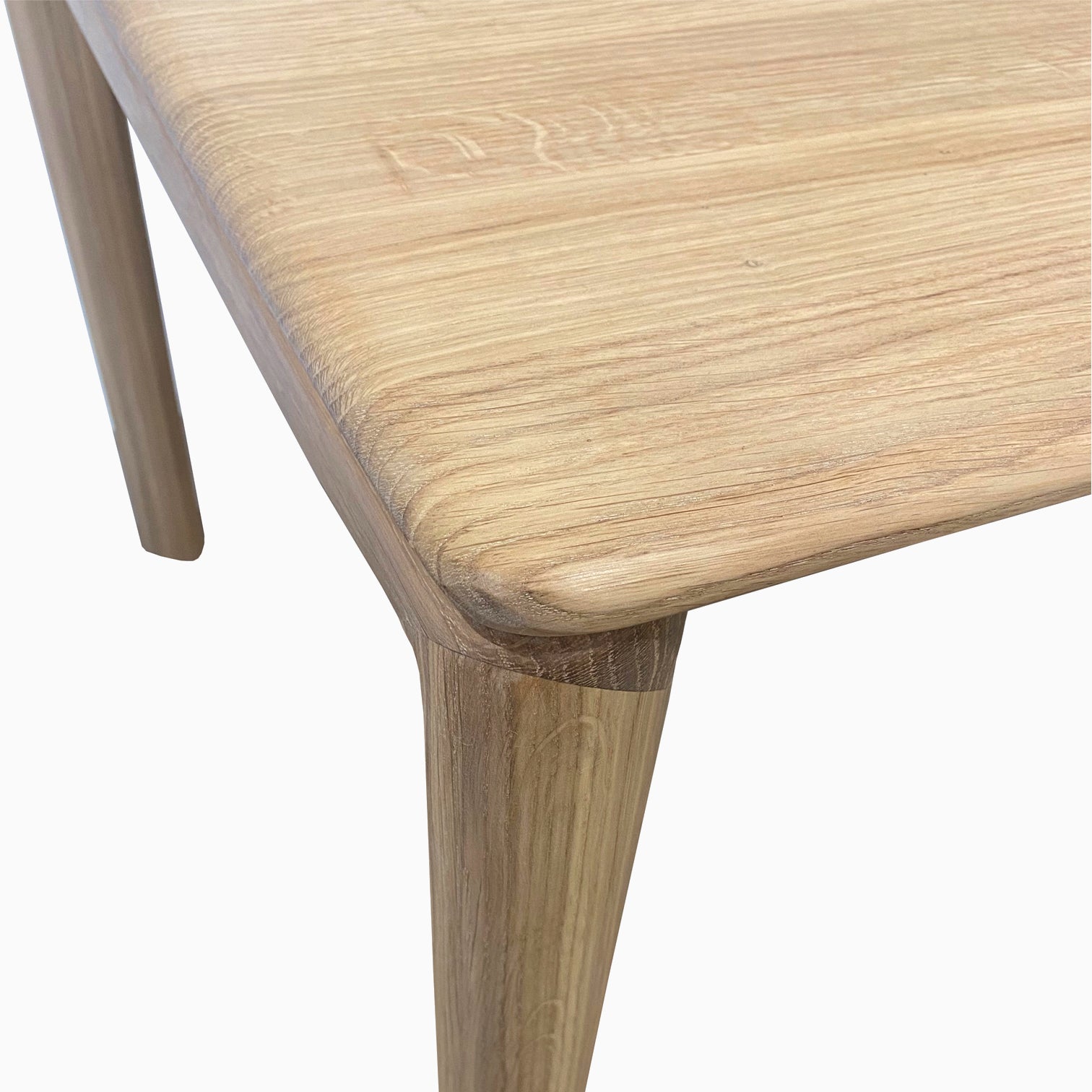 DINING TABLE // Neva