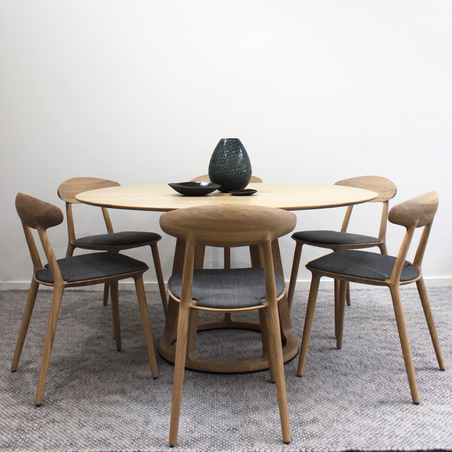 SALE - PIVOT Table [140cm / 6 seater]