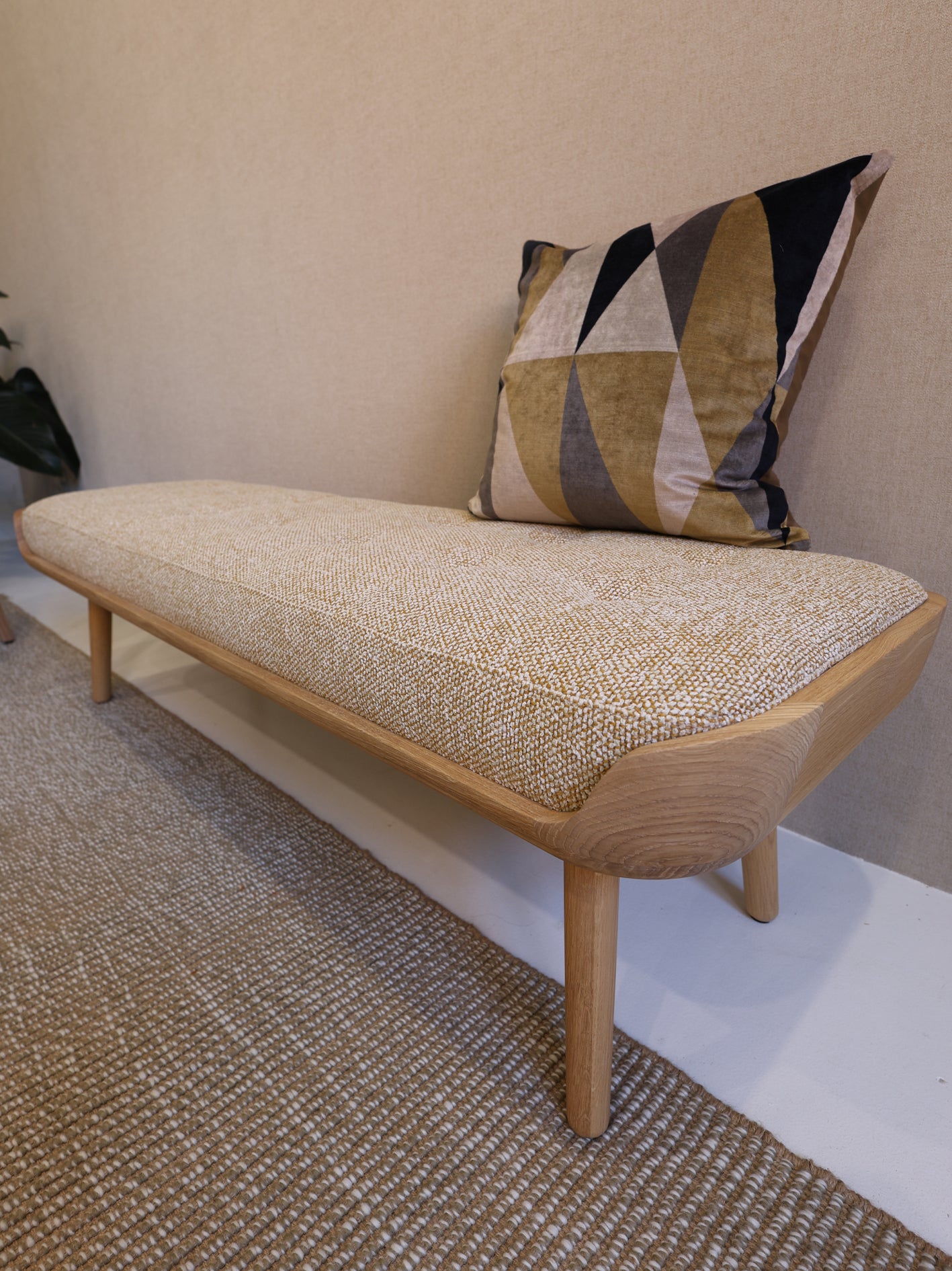 BENCH SEAT // Thor