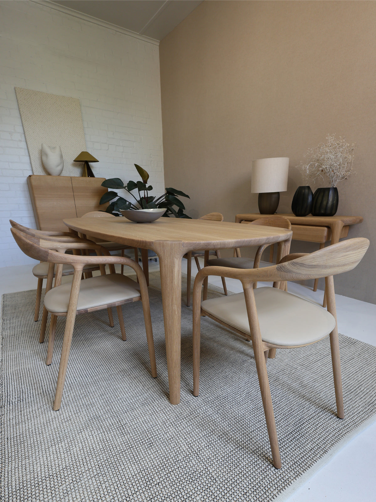 ARTISAN DINING TABLE // Wu [6-10 seats]