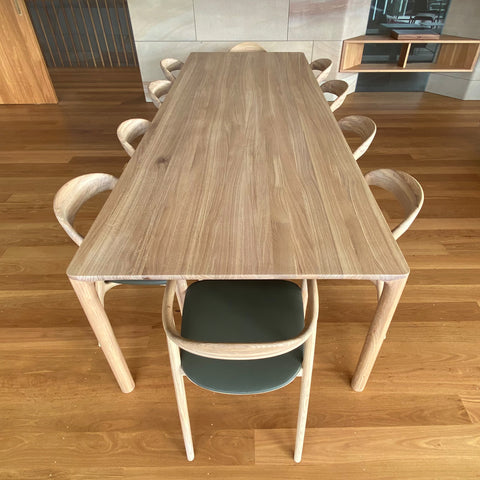 DINING TABLE // Jean