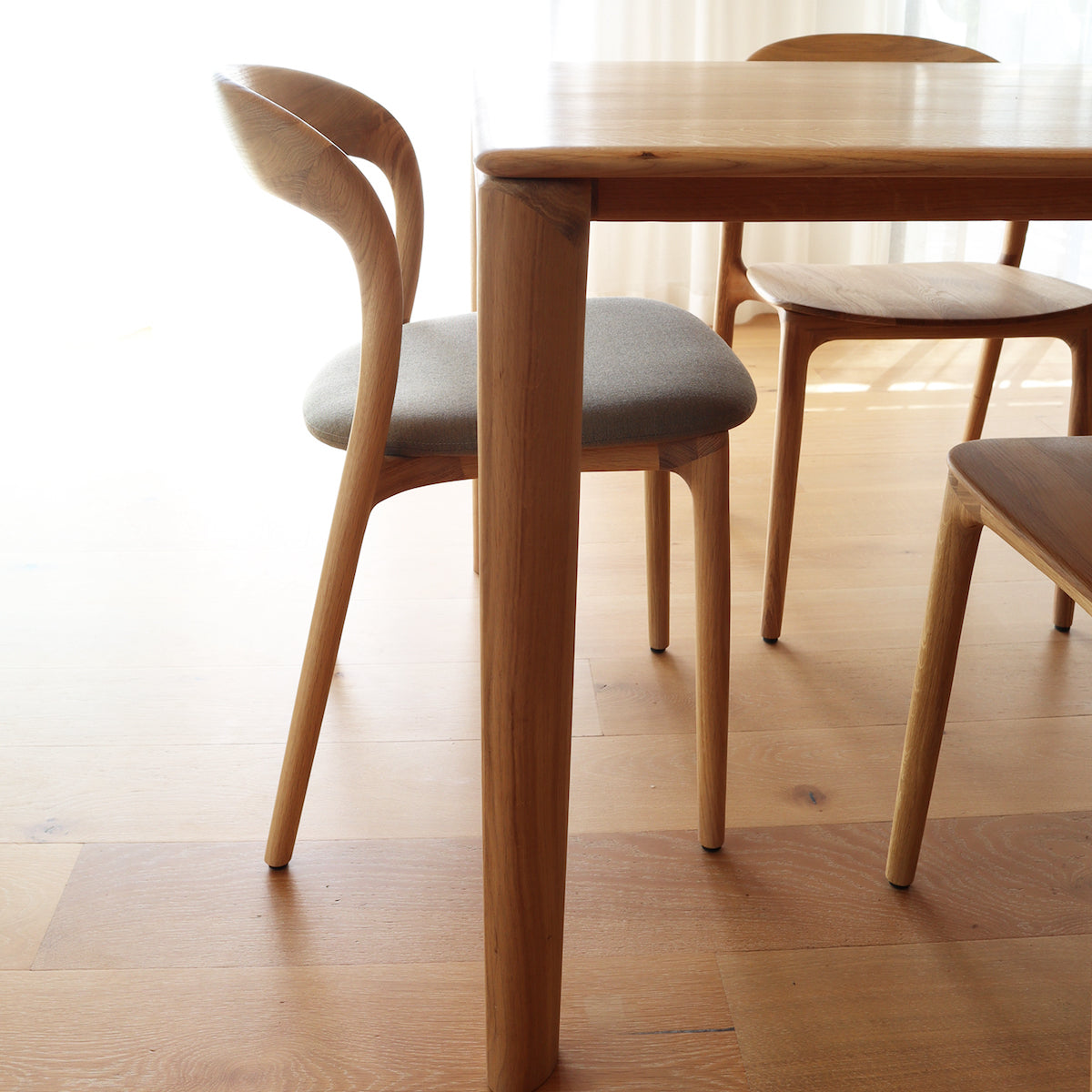 SALE - DINING TABLE // NEVA 200cm [6-8 Seats]