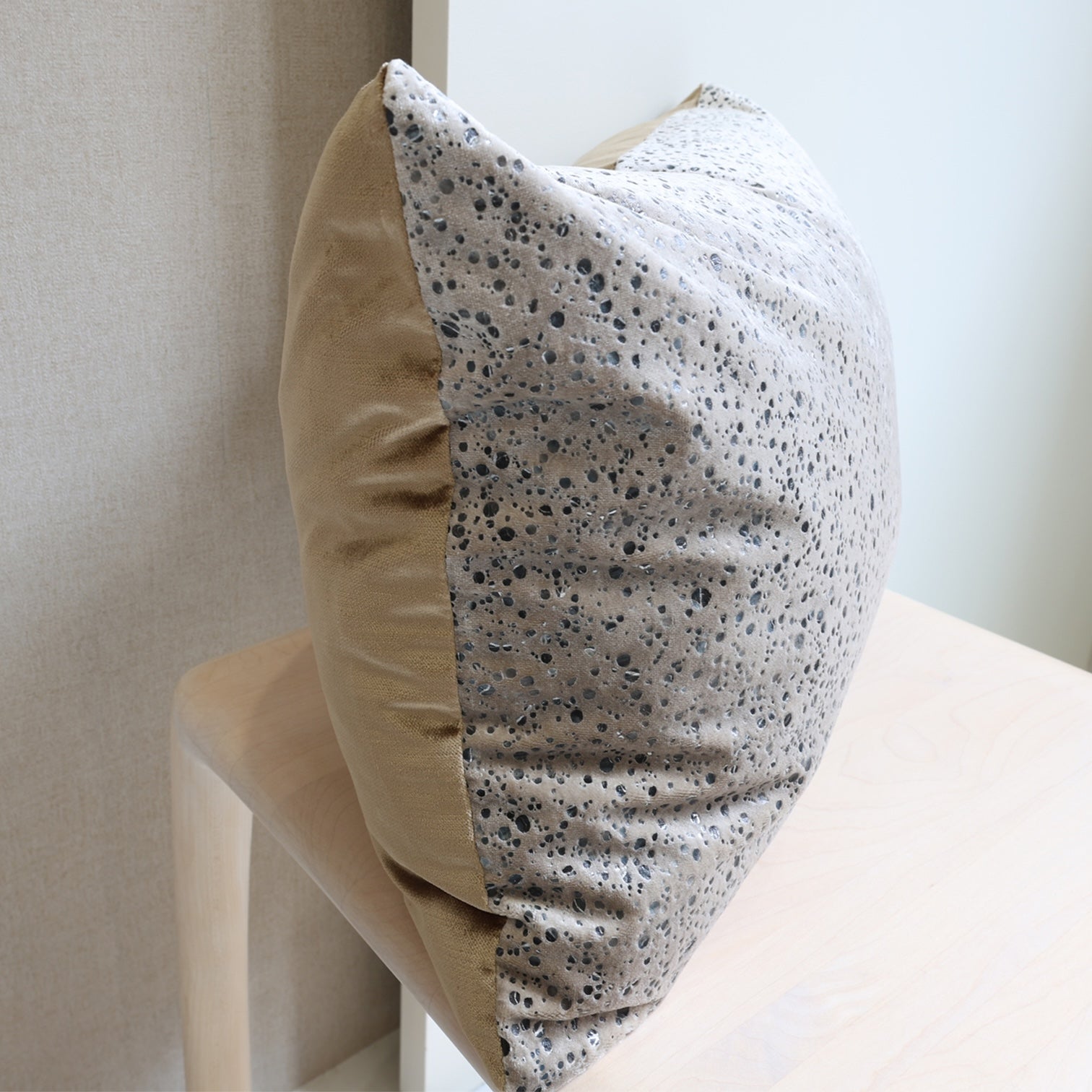 CUSHION // MINERAL [Linen]