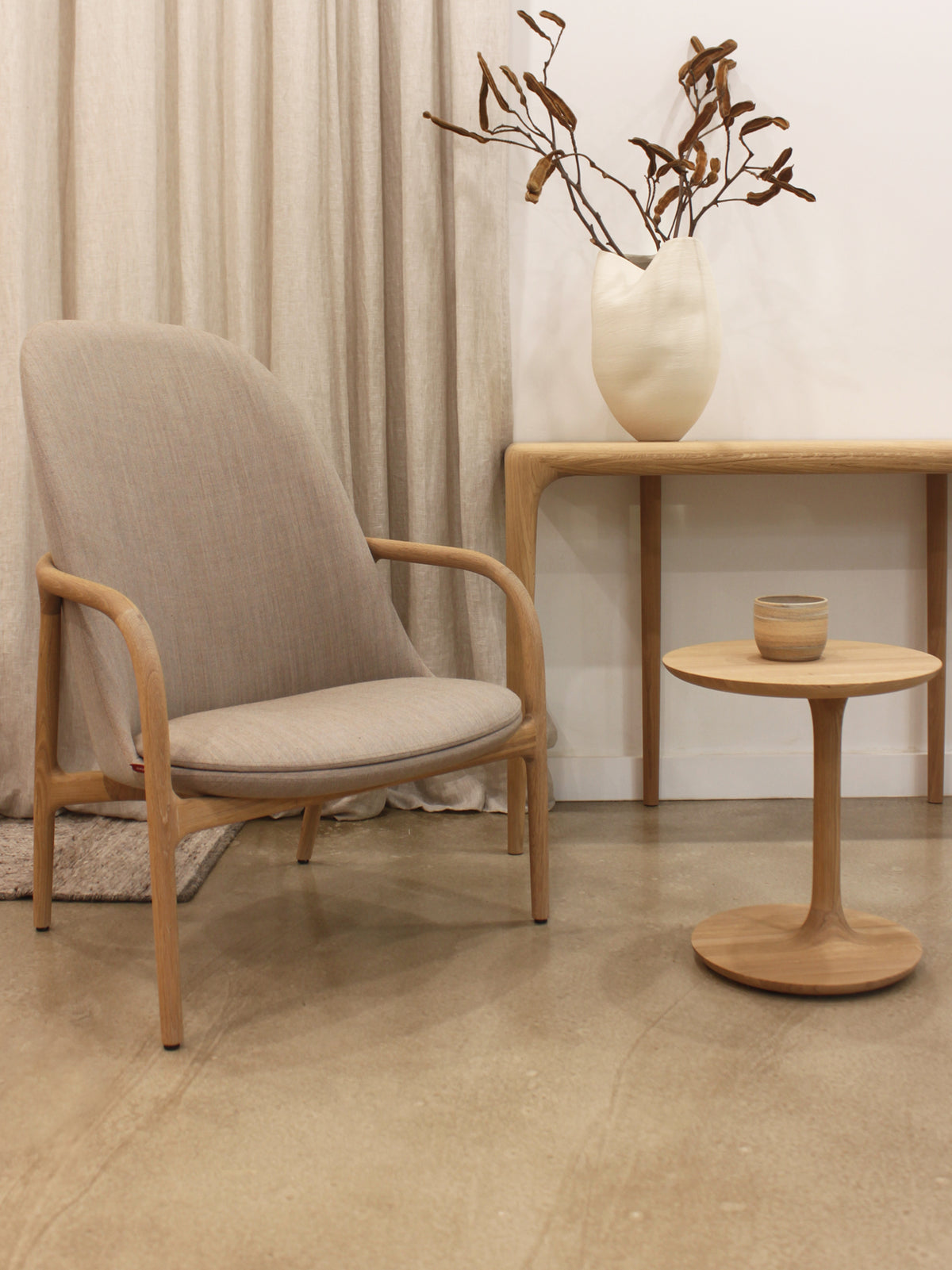 ARTISAN LOUNGE CHAIR // Neva High Back [Oak/Remix 242 Latte]