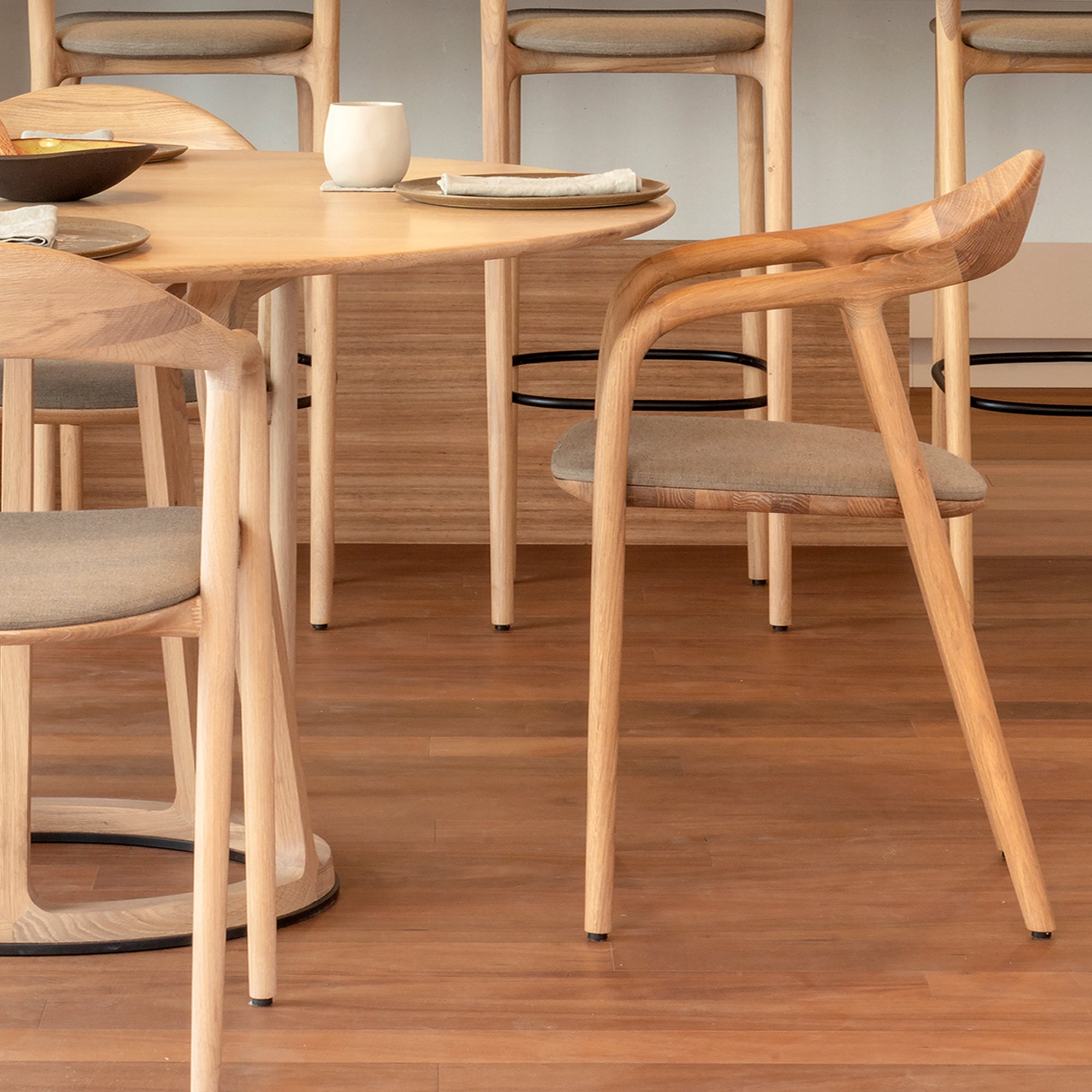 ARTISAN NEVA / NEVA Light CHAIR // Oak + Remix [OLIVE]