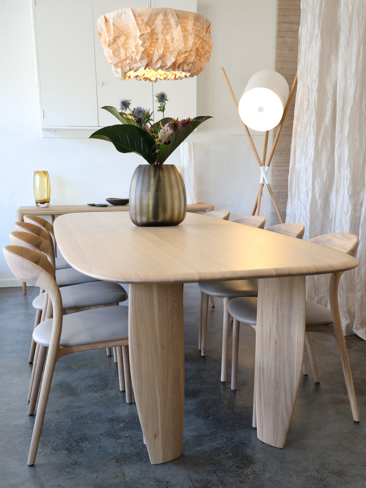 ARTISAN DINING TABLE // NILU [4-10 seats]