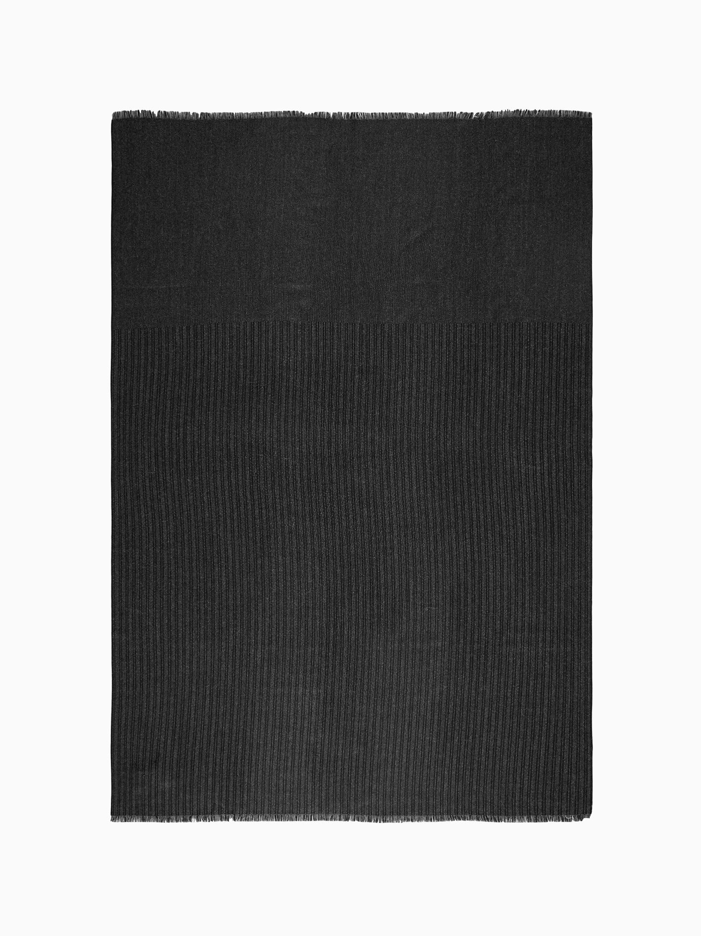 THROW // Baby Alpaca, PINE [Black & White]