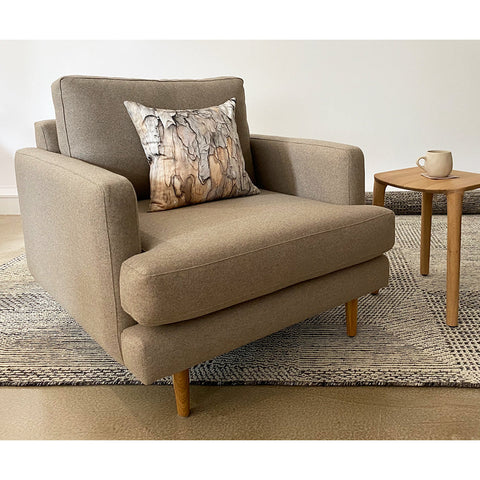 CLEARANCE // Display ARMCHAIR