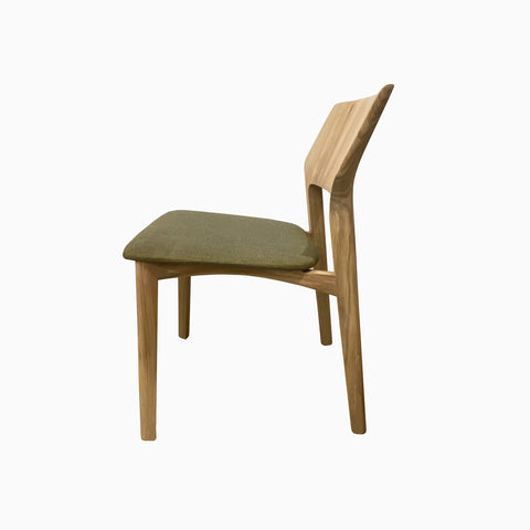 DINING CHAIR // Fin