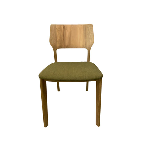 DINING CHAIR // Fin upholstered