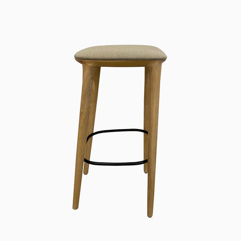 BAR STOOL // Neva