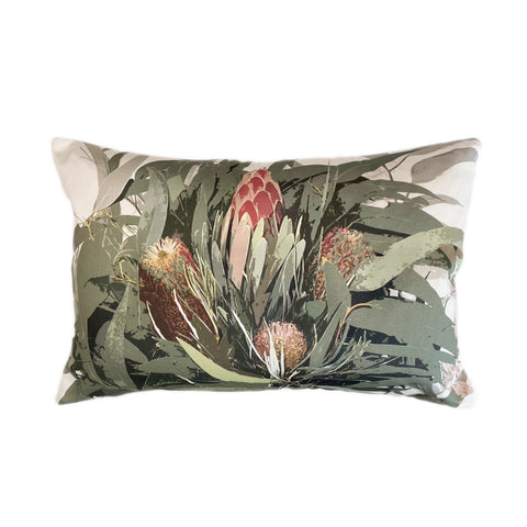 CUSHION // VENUS PROTEA